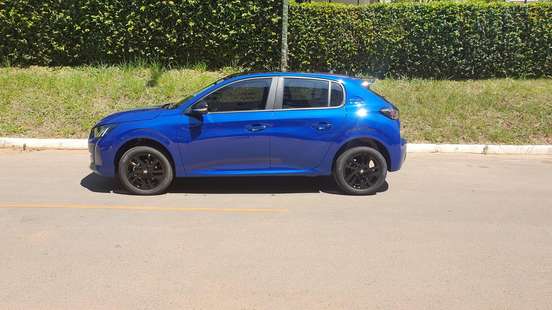 PEUGEOT-208-2023