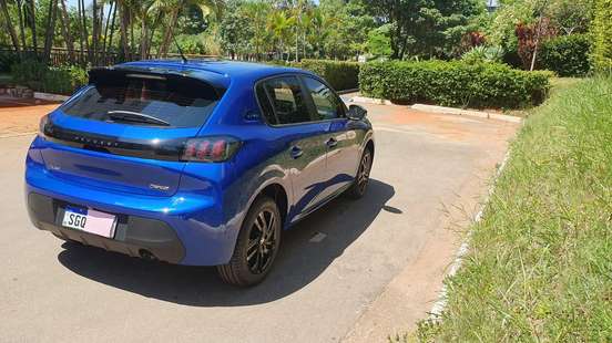 PEUGEOT-208-2023