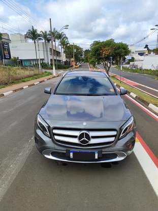 MERCEDES-BENZ-GLA 200-2016