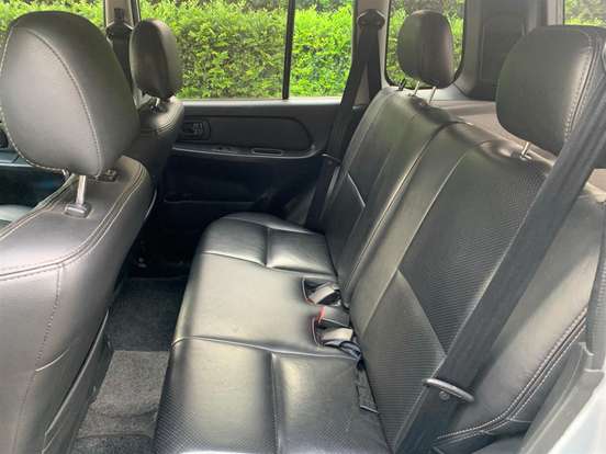 MITSUBISHI-PAJERO TR4-2010