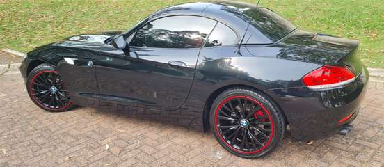 BMW-Z4-2.5 I6 GASOLINA SDRIVE23I AUTOMÁTICO BMW-Z4-2011
