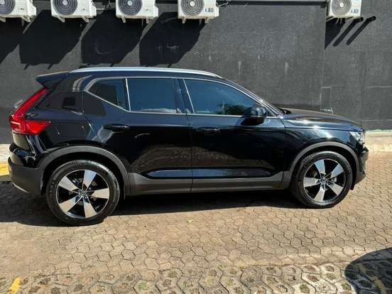 VOLVO-XC40-2.0 T5 GASOLINA MOMENTUM AWD GEARTRONIC VOLVO-XC40-2019