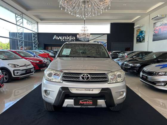 TOYOTA HILUX 2.7 SR 4X2 CD 16V GASOLINA 4P AUTOMÁTICO