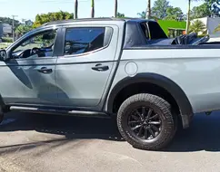 MITSUBISHI L200 TRITON 2.4 16V TURBO DIESEL SPORT HPE-S CD 4P 4X4 AUTOMÁTICO MITSUBISHI L200 TRITON 2.4 16V TURBO DIESEL SPORT HPE-S CD 4P 4X4 AUTOMÁTICO