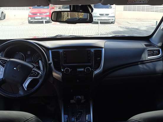 MITSUBISHI-L200 TRITON-2.4 16V TURBO DIESEL SPORT HPE-S CD 4P 4X4 AUTOMÁTICO MITSUBISHI-L200 TRITON-2019