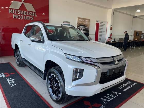 MITSUBISHI L200 TRITON 2.4 16V TURBO DIESEL SPORT HPE CD 4P 4X4 AUTOMÁTICO