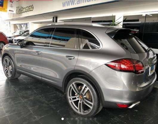 PORSCHE-CAYENNE-2010
