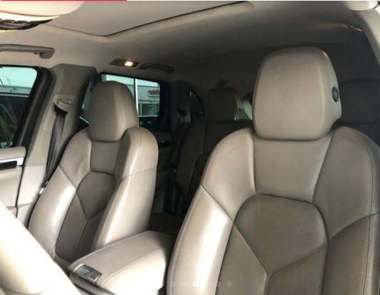 PORSCHE-CAYENNE-2010