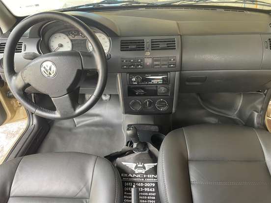 VOLKSWAGEN-GOL-2004