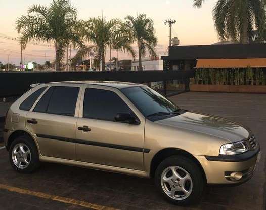VOLKSWAGEN-GOL-2004