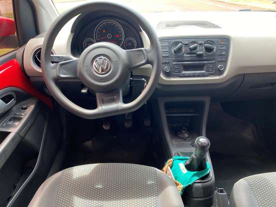 VOLKSWAGEN-UP-2016