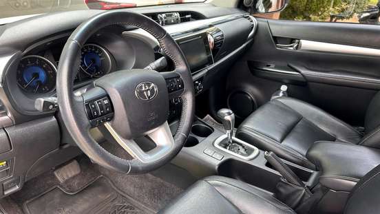 TOYOTA-HILUX-2017