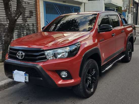 TOYOTA-HILUX-2018