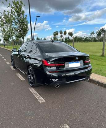 BMW-320i-2021