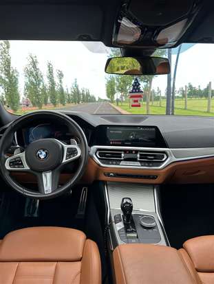 BMW-320i-2021