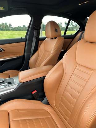 BMW-320i-2021