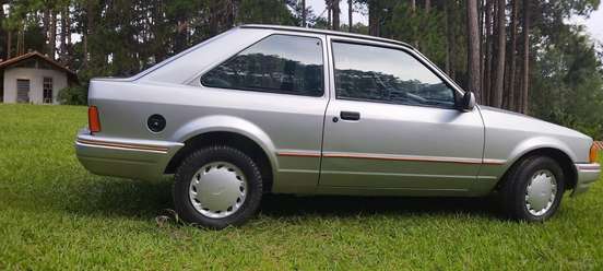 FORD-ESCORT-1995