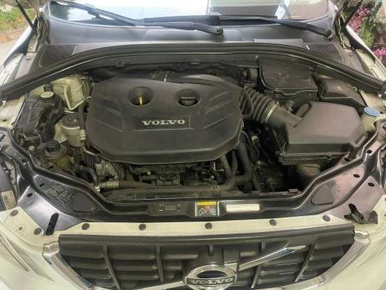 VOLVO-XC60-2.0 T5 COMFORT FWD TURBO GASOLINA 4P AUTOMÁTICO VOLVO-XC60-2011