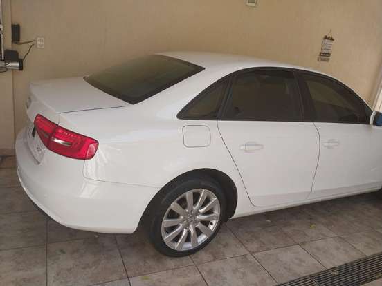 AUDI-A4-2012