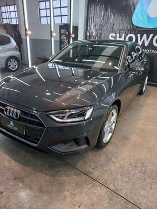 AUDI-A4-2020