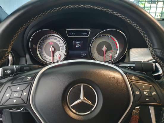 MERCEDES-BENZ-GLA 200-2015