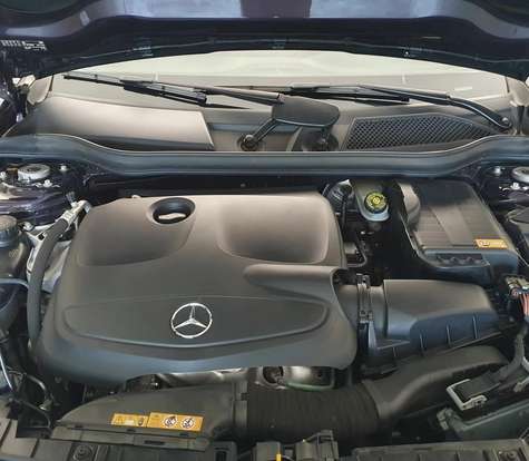 MERCEDES-BENZ-GLA 200-2015