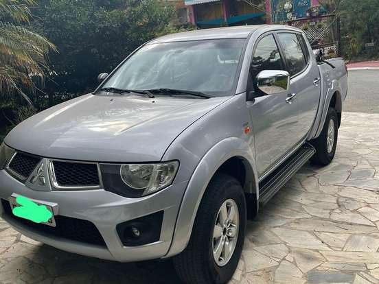 MITSUBISHI-L200 TRITON-3.5 HPE 4X4 CD V6 24V FLEX 4P AUTOMÁTICO MITSUBISHI-L200 TRITON-2012