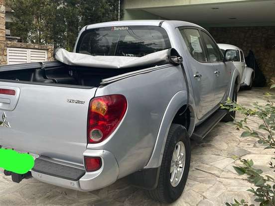MITSUBISHI-L200 TRITON-3.5 HPE 4X4 CD V6 24V FLEX 4P AUTOMÁTICO MITSUBISHI-L200 TRITON-2012