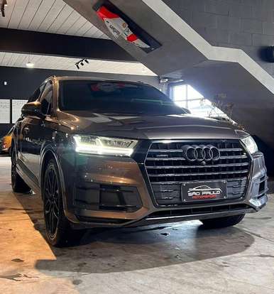 AUDI-Q7-2015