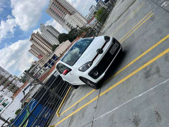VOLKSWAGEN-UP-2017