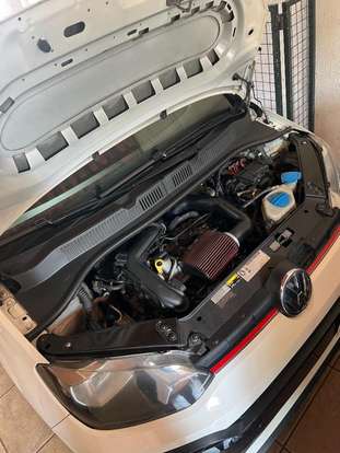 VOLKSWAGEN-UP-2017