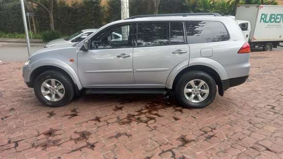 MITSUBISHI-PAJERO DAKAR-2011