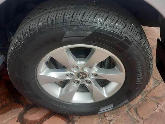 MITSUBISHI-PAJERO DAKAR-3.5 HPE 7 LUGARES 4X4 V6 24V FLEX 4P AUTOMÁTICO MITSUBISHI-PAJERO DAKAR-2011