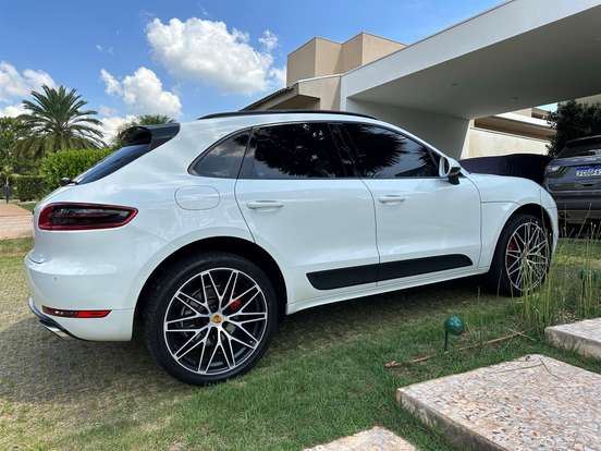 PORSCHE-MACAN-2015