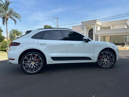 PORSCHE-MACAN-2015