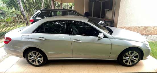 MERCEDES-BENZ-E 500-5.0 AVANTGARDE VR4 V8 GASOLINA 4P AUTOMÁTICO MERCEDES-BENZ-E 500-2011