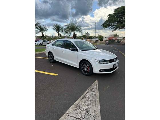VOLKSWAGEN JETTA 2.0 COMFORTLINE FLEX 4P TIPTRONIC