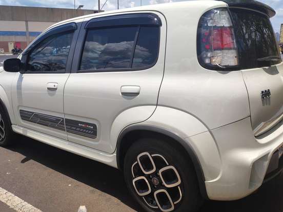 FIAT-UNO-1.4 EVO SPORTING 8V FLEX 4P AUTOMATIZADO FIAT-UNO-2014