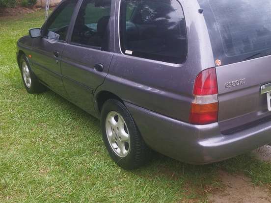 FORD-ESCORT-1.8 GL SW 16V GASOLINA 4P MANUAL FORD-ESCORT-1997
