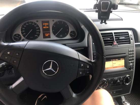 MERCEDES-BENZ-B 180-2010