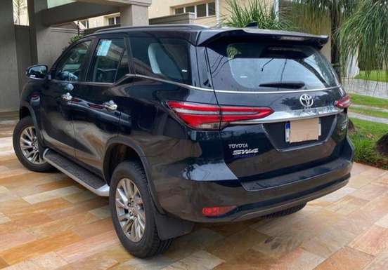 TOYOTA-HILUX SW4-2023