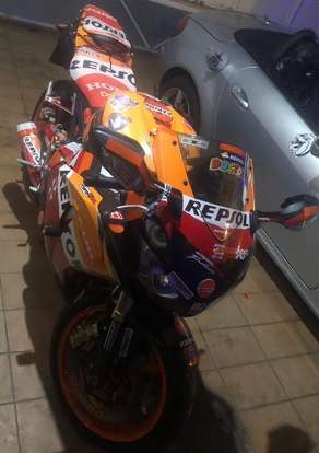 HONDA-CBR 1000RR REPSOL-2010