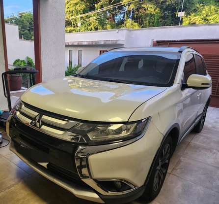 MITSUBISHI-OUTLANDER-2015