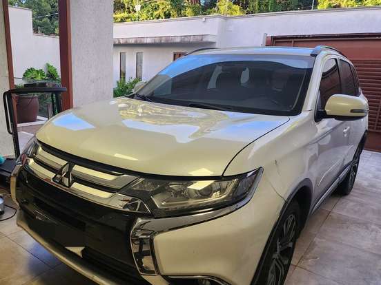 MITSUBISHI-OUTLANDER-2.0 16V GASOLINA 4P AUTOMÁTICO MITSUBISHI-OUTLANDER-2015