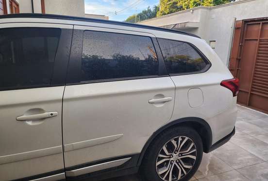 MITSUBISHI-OUTLANDER-2015