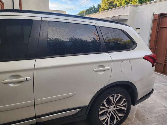 MITSUBISHI-OUTLANDER-2.0 16V GASOLINA 4P AUTOMÁTICO MITSUBISHI-OUTLANDER-2015