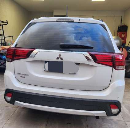 MITSUBISHI-OUTLANDER-2015