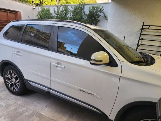 MITSUBISHI-OUTLANDER-2.0 16V GASOLINA 4P AUTOMÁTICO MITSUBISHI-OUTLANDER-2015