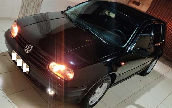 VOLKSWAGEN-GOLF-2002