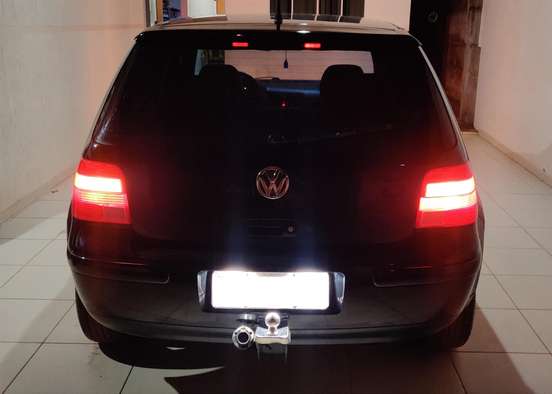 VOLKSWAGEN-GOLF-2002